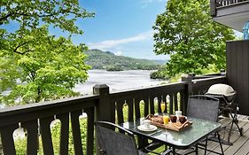 Stunning Condo - View On Lake Tremblant & Mountain